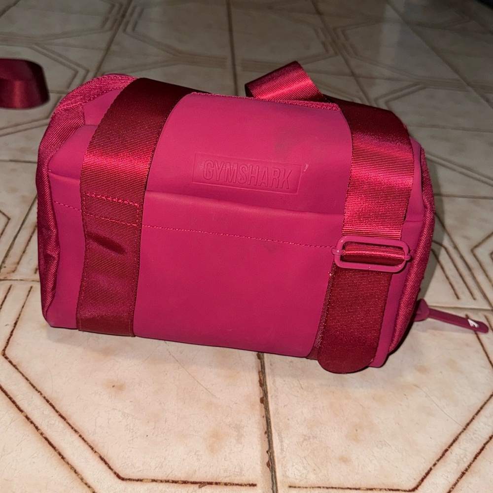 Gymshark mini gym bag magenta pink